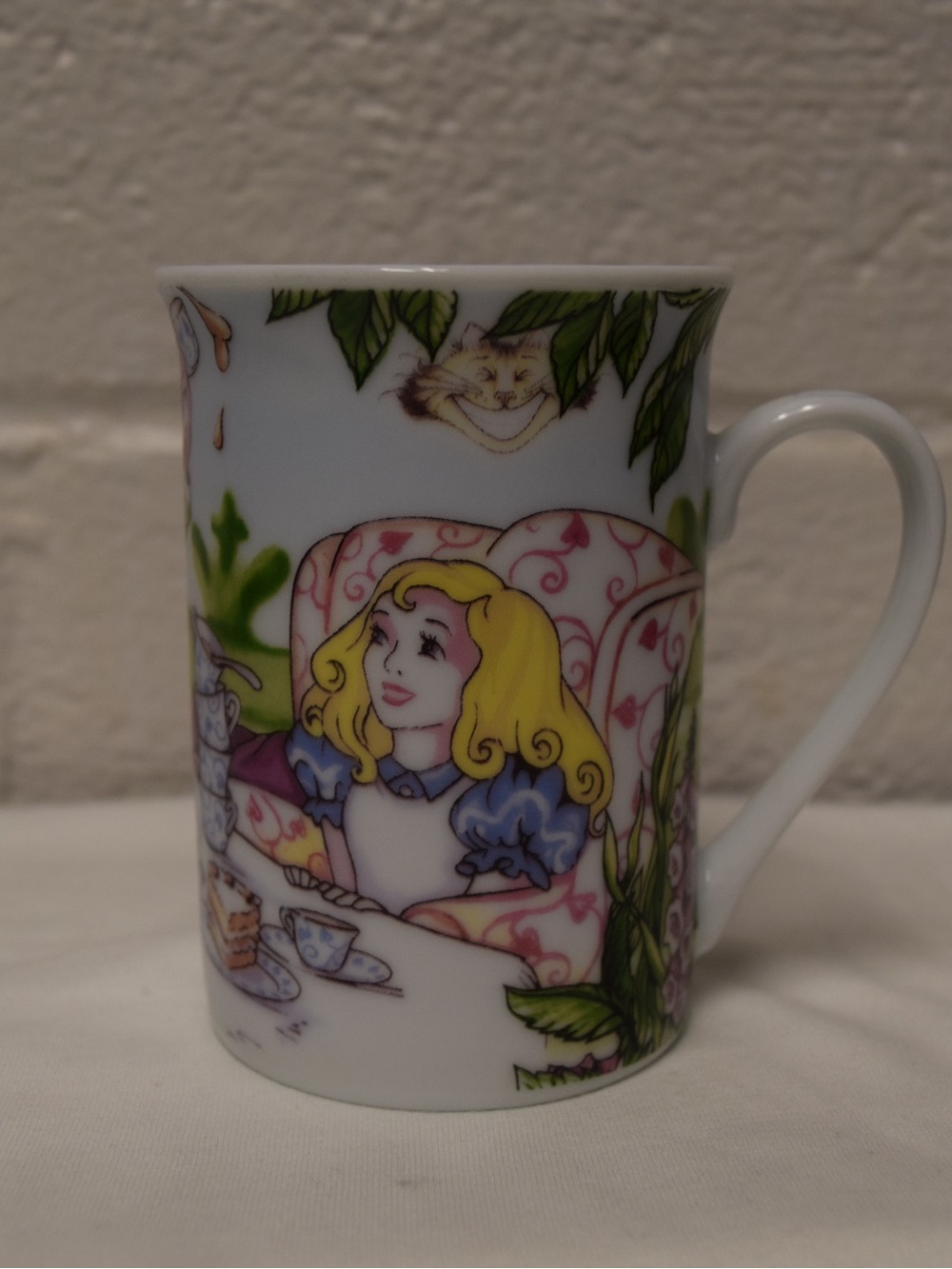 Paul Cardew Alice in Wonderland Cafe Mug Tea Cup Cheshire Cat Disney